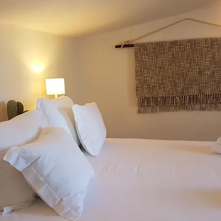 Casa Do Alto Bed & Breakfast 3*